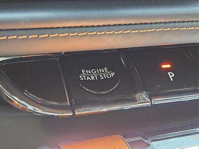 Photo of 2025 INFINITE BLACK MET CC Lincoln Aviator