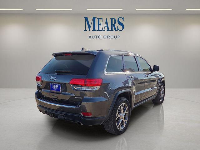 Photo of 2019 Granite Crystal Metallic Clearcoat Jeep Grand Cherokee