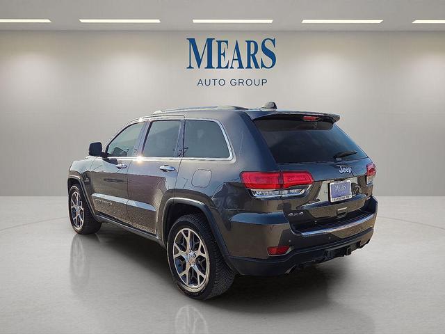 Photo of 2019 Granite Crystal Metallic Clearcoat Jeep Grand Cherokee