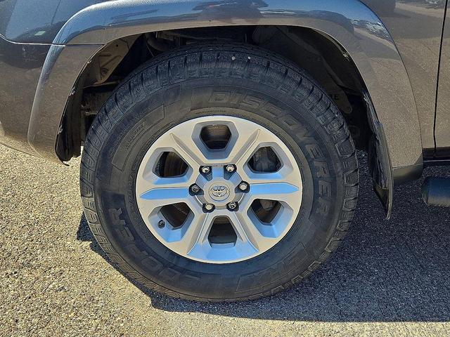 Photo of 2015 Magnetic Gray Metallic Toyota 4Runner
