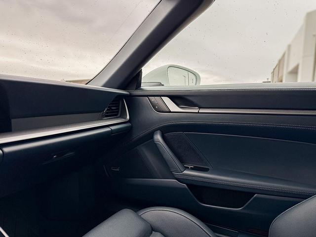 Photo of 2024 White Porsche 911