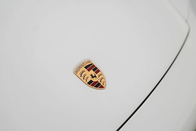 Photo of 2024 White Porsche 911