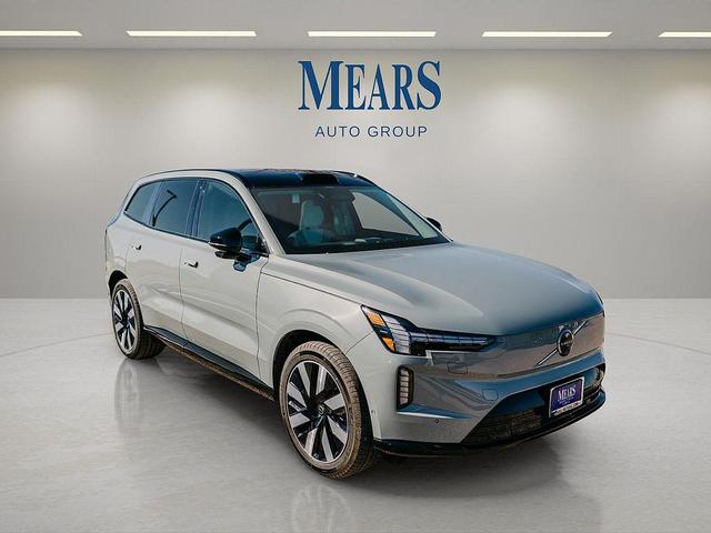 Photo of 2025 Vapour Gray Volvo EX90
