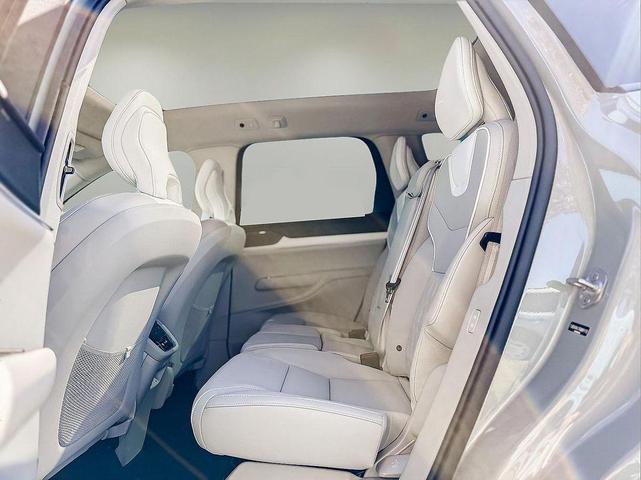 Photo of 2025 Vapour Gray Volvo EX90