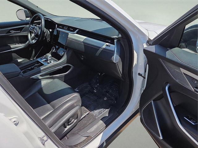 Photo of 2024 Fuji White Jaguar F-PACE