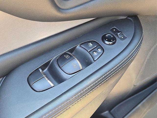 Photo of 2023 Deep Ocean Blue Pearl Nissan Murano