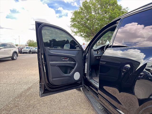 Photo of 2022 Onyx Bentley Bentayga