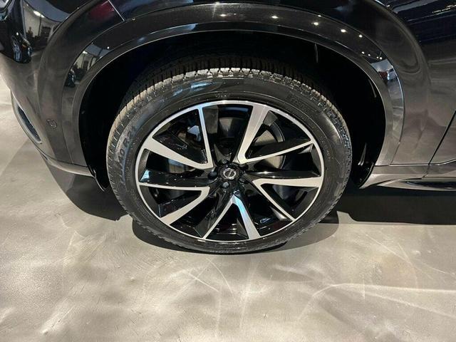 Photo of 2023 Onyx Black Metallic Volvo XC90