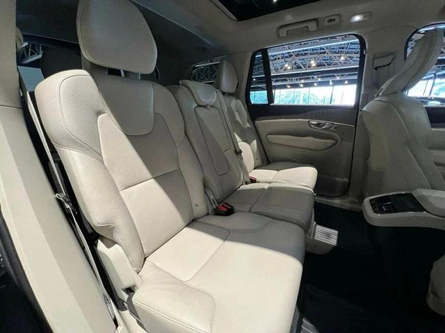 Photo of 2023 Onyx Black Metallic Volvo XC90
