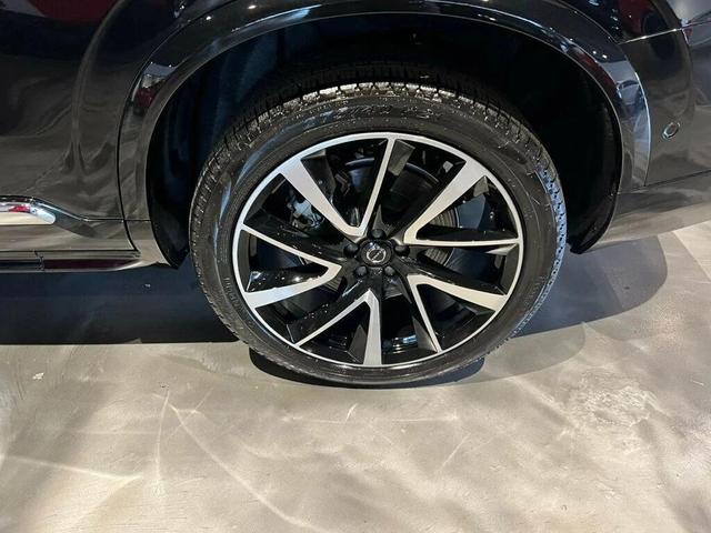 Photo of 2023 Onyx Black Metallic Volvo XC90
