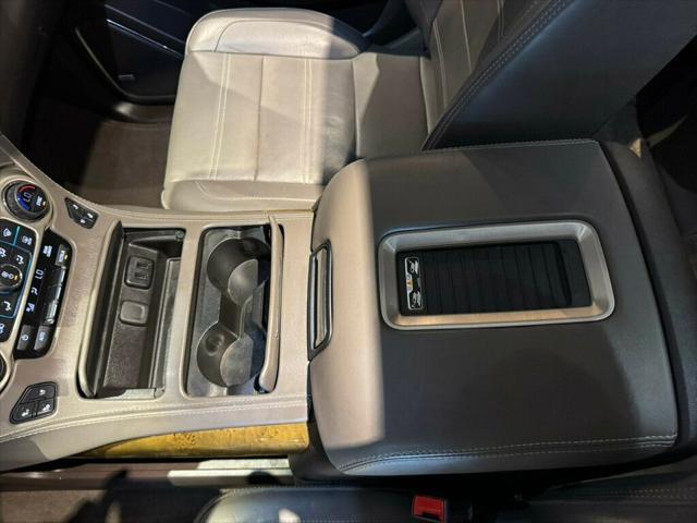 Photo of 2017 White Frost Tricoat GMC Yukon