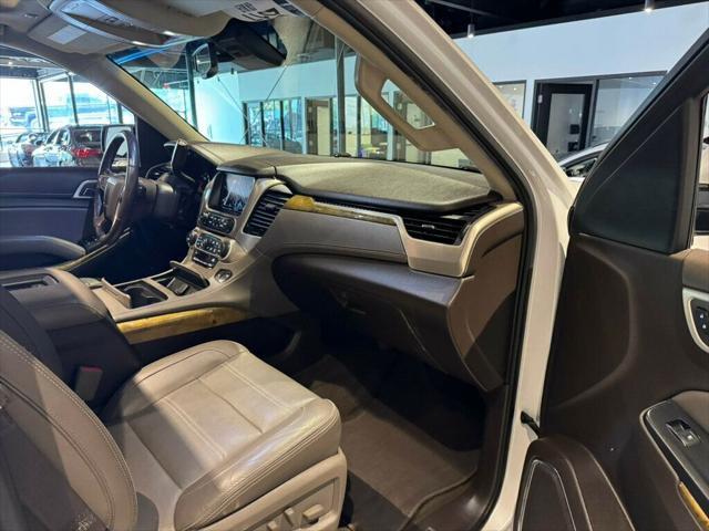 Photo of 2017 White Frost Tricoat GMC Yukon