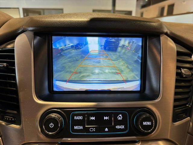 Photo of 2017 White Frost Tricoat GMC Yukon