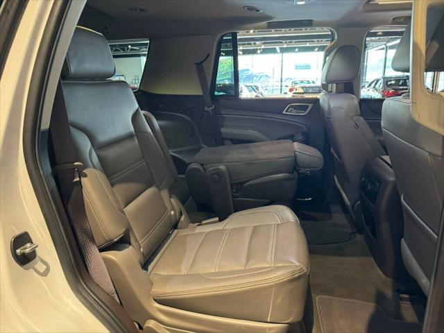 Photo of 2017 White Frost Tricoat GMC Yukon