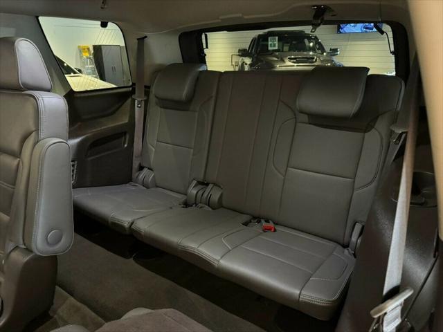 Photo of 2017 White Frost Tricoat GMC Yukon