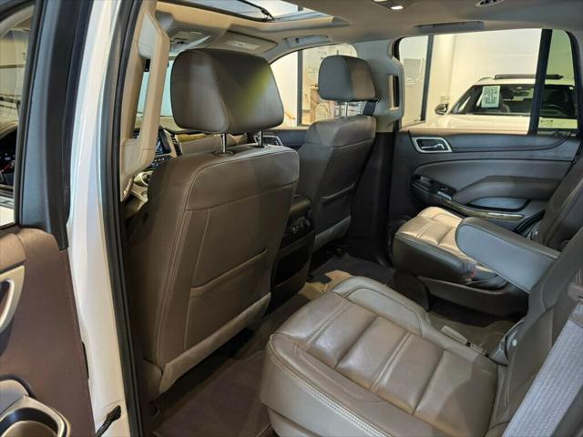 Photo of 2017 White Frost Tricoat GMC Yukon