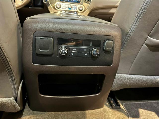 Photo of 2017 White Frost Tricoat GMC Yukon