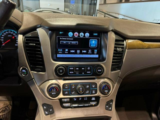 Photo of 2017 White Frost Tricoat GMC Yukon