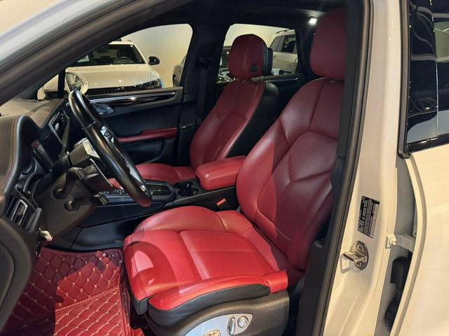 Photo of 2021 White Porsche Macan