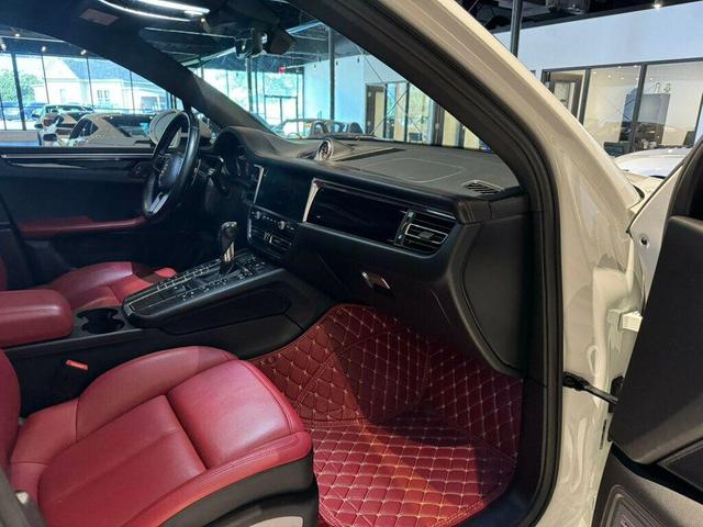Photo of 2021 White Porsche Macan