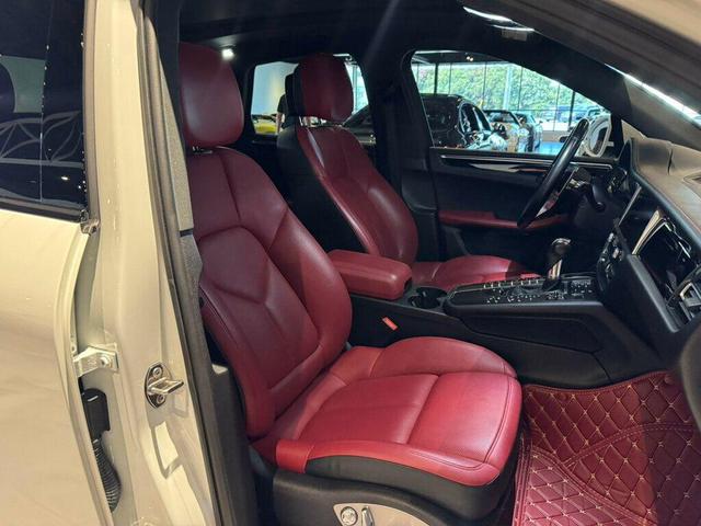 Photo of 2021 White Porsche Macan