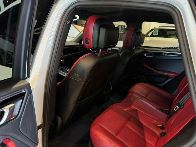 Photo of 2021 White Porsche Macan