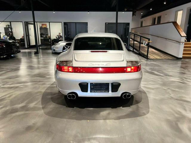Photo of 2004 Arctic Silver Metallic Porsche 911