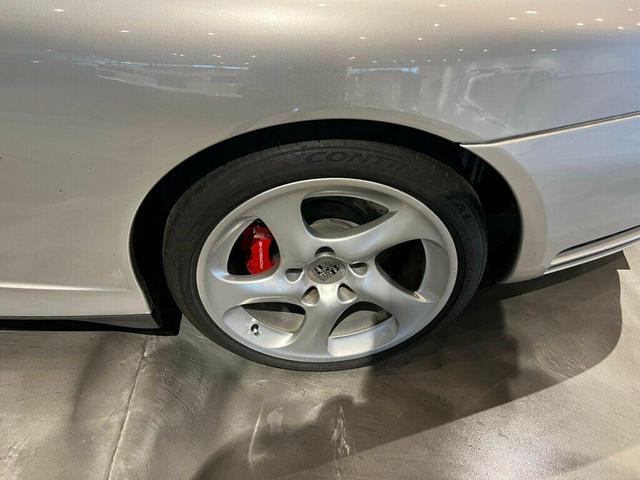 Photo of 2004 Arctic Silver Metallic Porsche 911