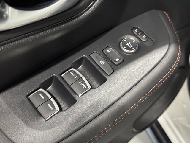 Photo of 2026 Platinum White Pearl Honda HR-V