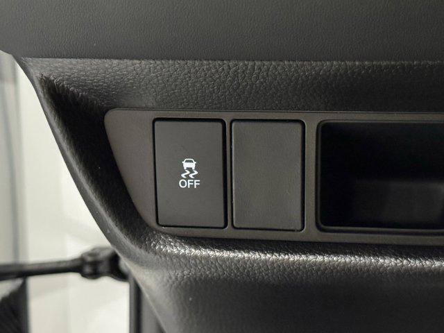 Photo of 2026 Platinum White Pearl Honda HR-V
