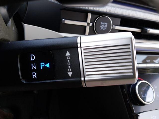 Photo of 2024 Earthy Brass Matte Hyundai SANTA FE