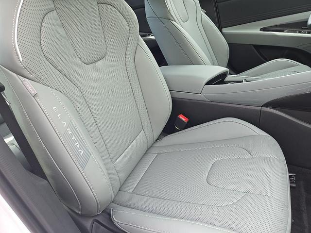 Photo of 2025 Serenity White Hyundai ELANTRA