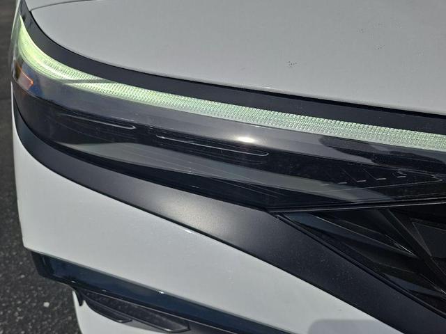 Photo of 2025 Serenity White Hyundai ELANTRA