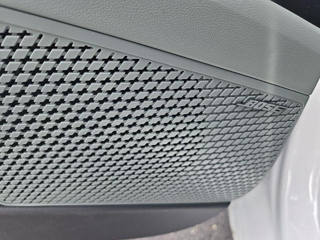 Photo of 2025 Serenity White Hyundai ELANTRA