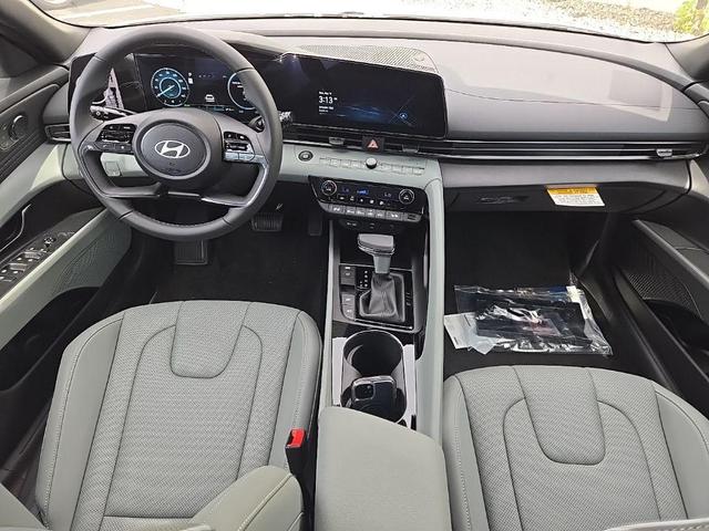 Photo of 2025 Serenity White Hyundai ELANTRA