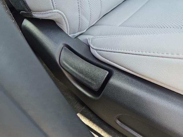 Photo of 2025 Serenity White Hyundai ELANTRA