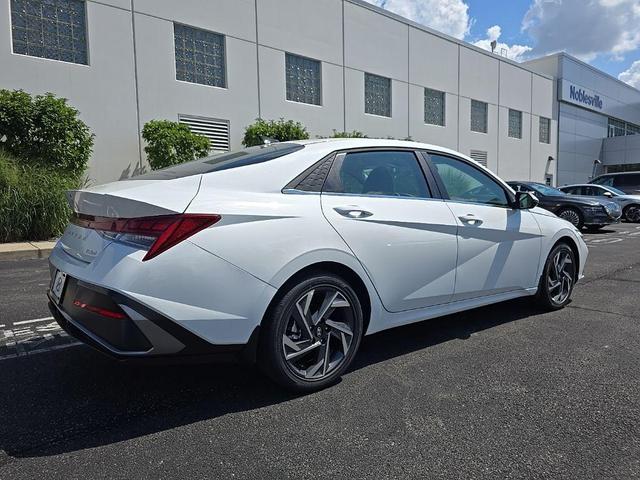 Photo of 2025 Serenity White Hyundai ELANTRA