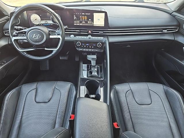 Photo of 2023 Phantom Black Hyundai ELANTRA