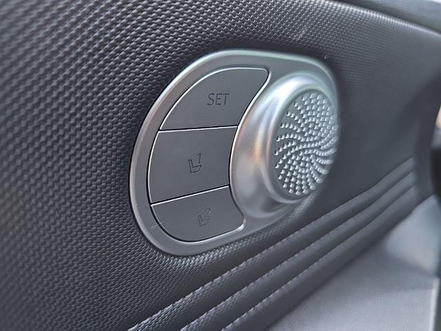 Photo of 2023 Phantom Black Hyundai ELANTRA