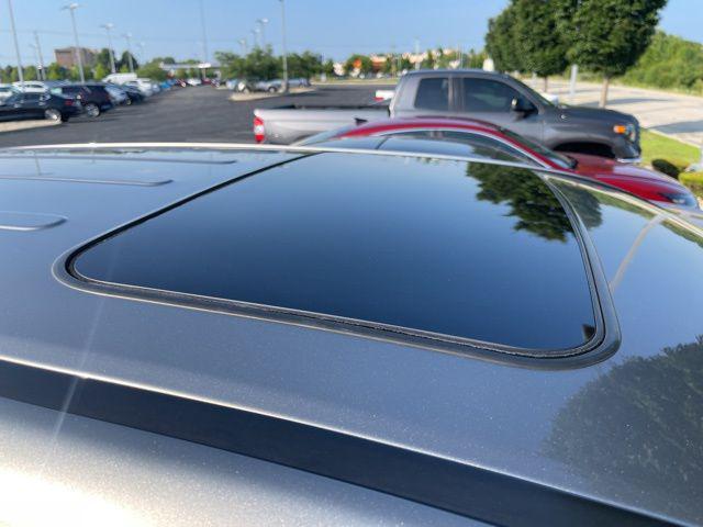 Photo of 2015 Titanium Silver Kia Sorento