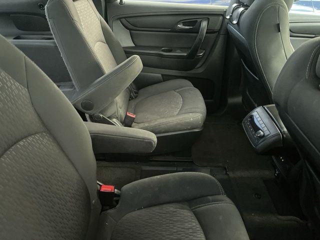 Photo of 2014 White Diamond Tricoat GMC Acadia