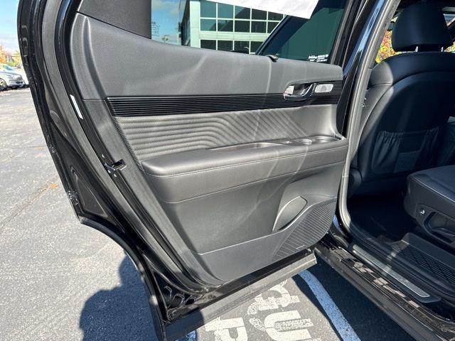 Photo of 2025 Abyss Black Pearl Hyundai PALISADE