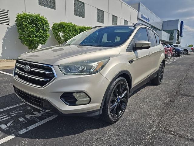 Photo of 2017 White Gold Metallic Ford Escape