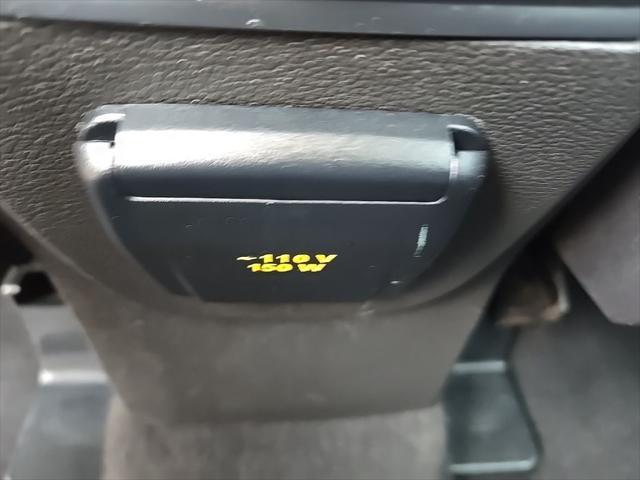 Photo of 2017 White Gold Metallic Ford Escape