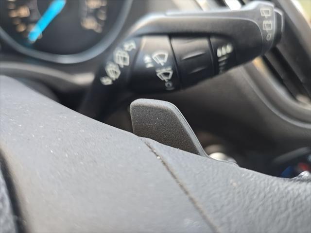 Photo of 2017 White Gold Metallic Ford Escape