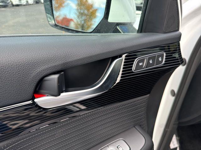 Photo of 2025 Hyper White Hyundai PALISADE