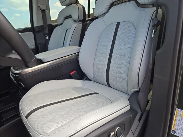 Photo of 2023 Forest Green Rivian R1S