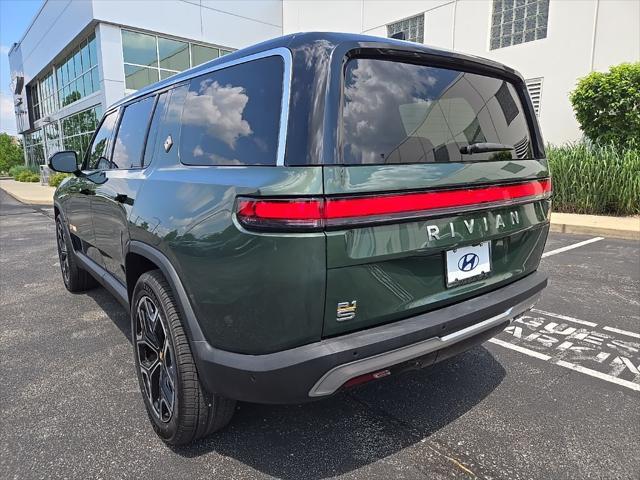 Photo of 2023 Forest Green Rivian R1S