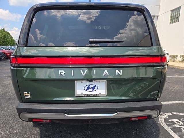 Photo of 2023 Forest Green Rivian R1S