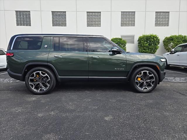 Photo of 2023 Forest Green Rivian R1S
